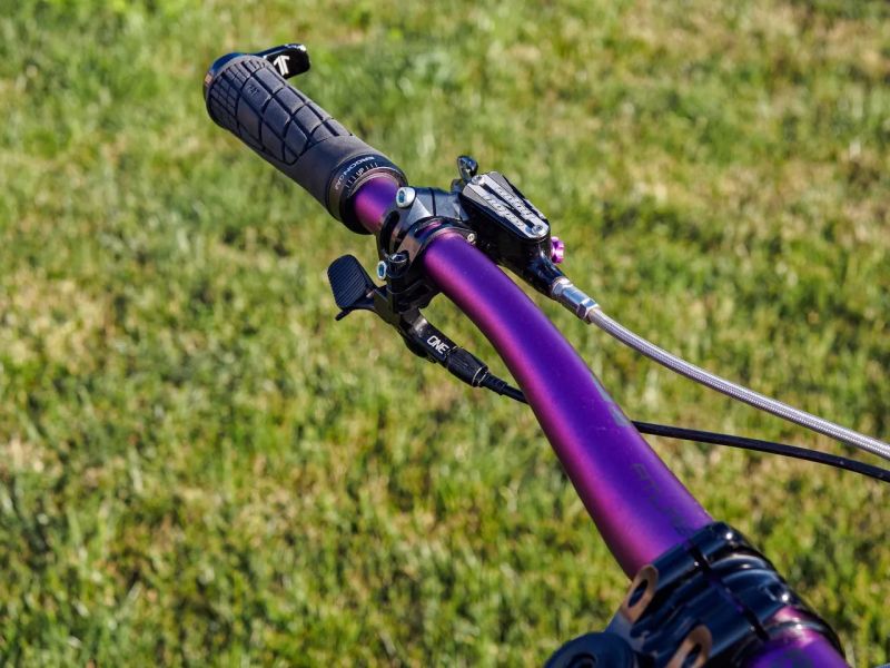 Specialized Stumpjumper Evo, vel. S6, custom stavba, top odpružení RockShox, Carbon výplety, Hope