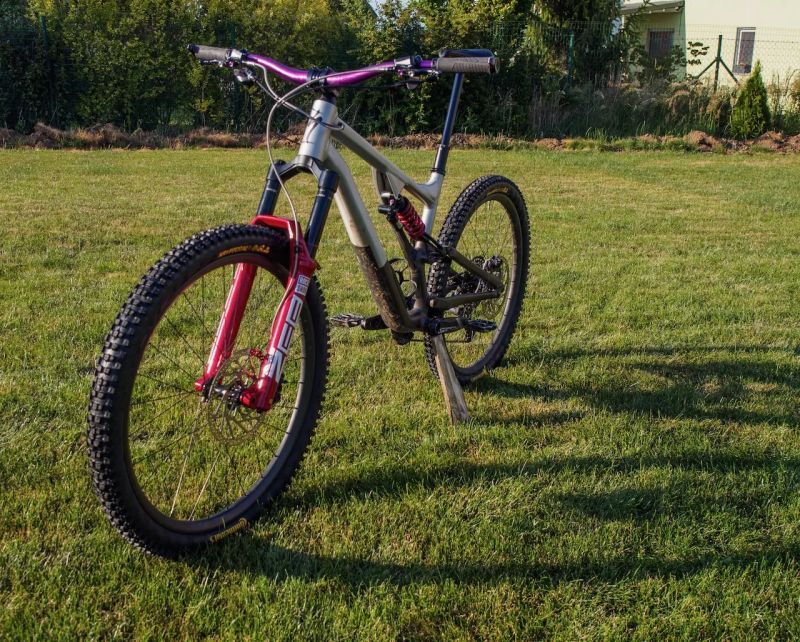 Specialized Stumpjumper Evo, vel. S6, custom stavba, top odpružení RockShox, Carbon výplety, Hope