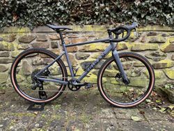 TRIBAN GRVL 520 Apex1 vel. M – 650b/47c komfortní setup, 2 sady plášťů