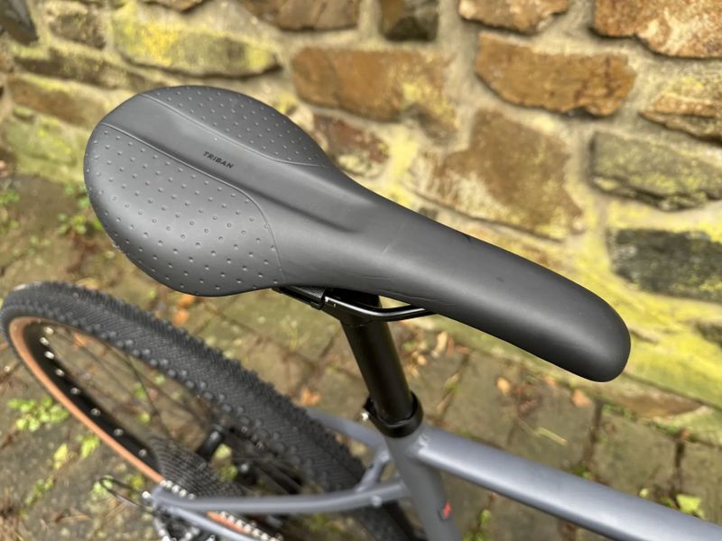 TRIBAN GRVL 520 Apex1 vel. M – 650b/47c komfortní setup, 2 sady plášťů