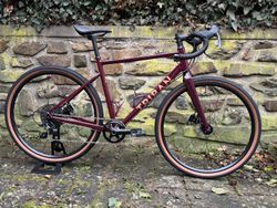 TRIBAN GRVL 520 W Apex1 vel. M – 650b/47c, bezduše, velmi dobrý stav