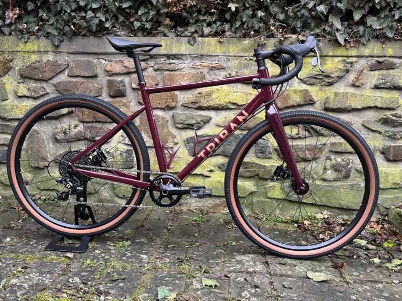 TRIBAN GRVL 520 W Apex1 vel. M – 650b/47c, bezduše, velmi dobrý stav