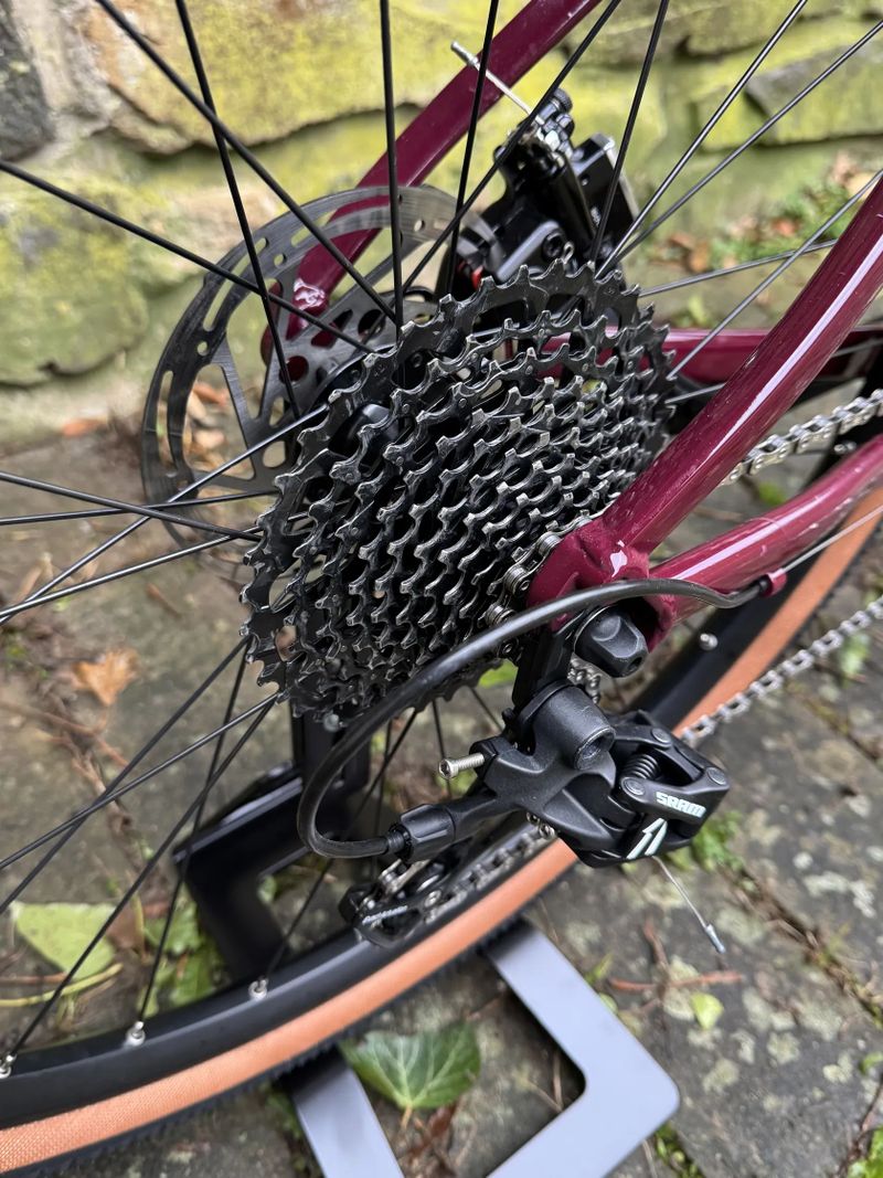 TRIBAN GRVL 520 W Apex1 vel. M – 650b/47c, bezduše, velmi dobrý stav