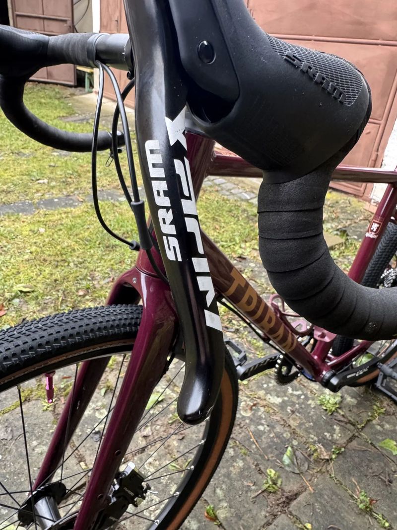 TRIBAN GRVL 520 W Apex1 vel. M – 650b/47c, bezduše, velmi dobrý stav