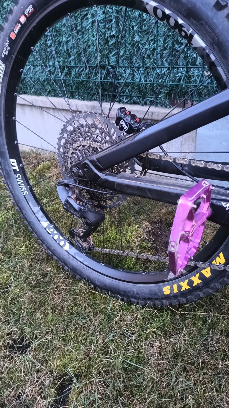 Karbonový Canyon Spectral CF 7 velikost S