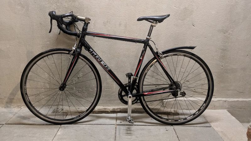 Silniční kolo TREK