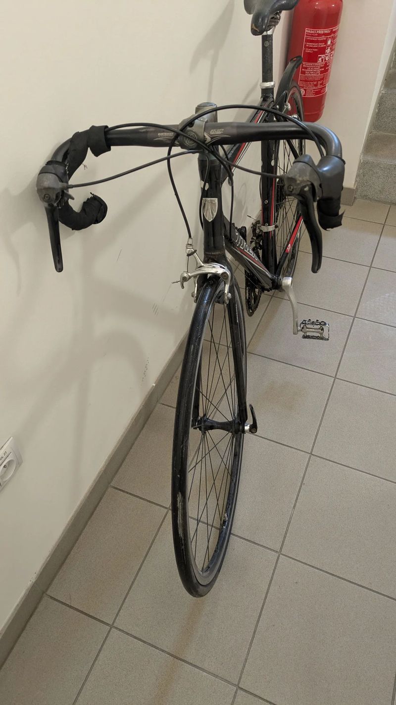 Silniční kolo TREK