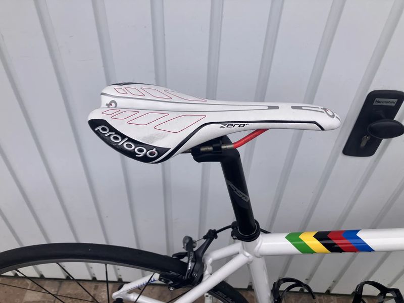 SILNIČNÍ KOLO PRO MALOU POSTAVU