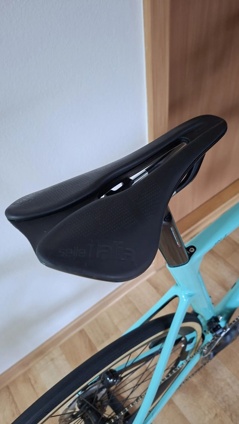 Bianchi Aria Disc Ultegra vel. 57 (L) - TOP STAV!