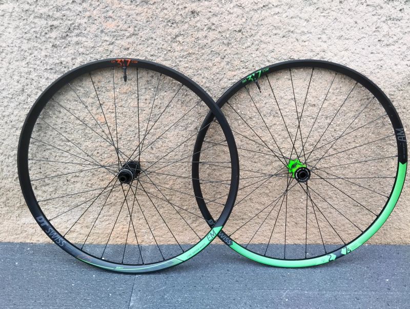 DT Swiss CSW AM - 1690 g ! - téměř nové 