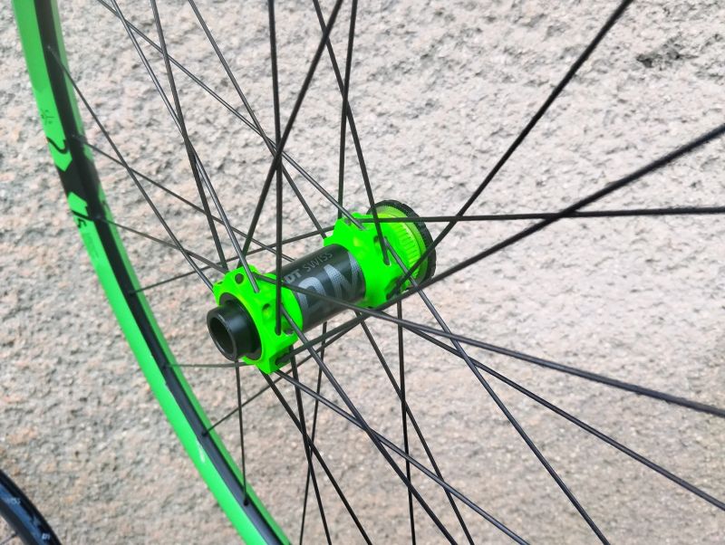 DT Swiss CSW AM - 1690 g ! - téměř nové 