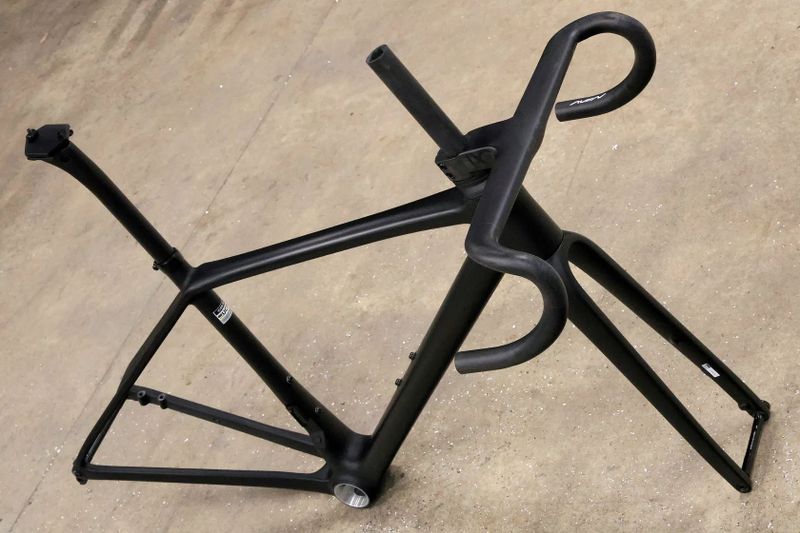 Nová nejetá rámová sada Ican FL1 49 + řídítka Avian Falcon II 80/380 mm