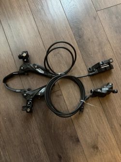 Sram G2 R čtyřpístkové brzdy