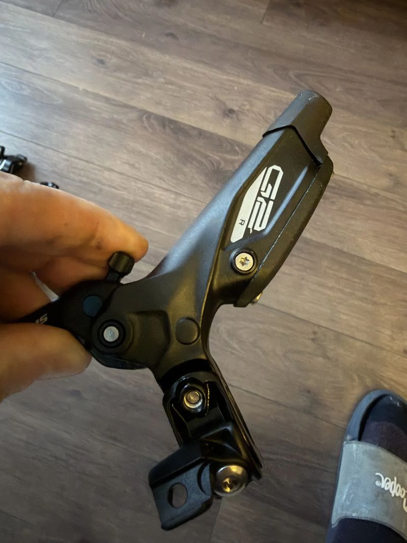 Sram G2 R čtyřpístkové brzdy