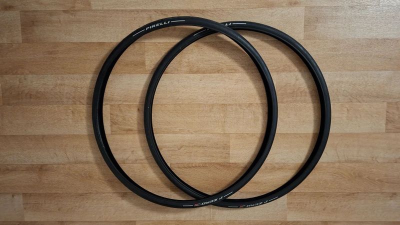 Pirelli Pzero Race TLR SL - 700x28 - NOVÉ / sada