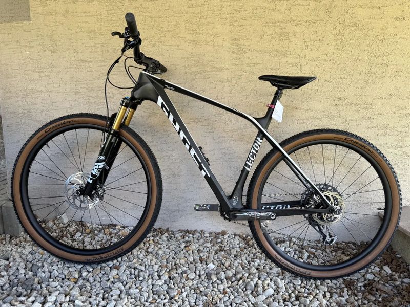 Ghost Lector World-Cup, vel. XL, model 2025, super výbava za 50% ceny !