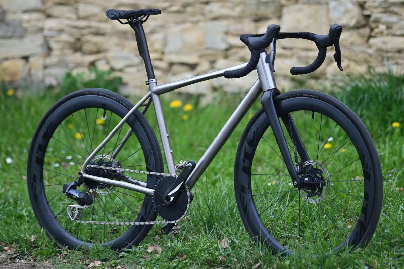 Titanio - GRAVEL / ROAD - 8,3 kg!