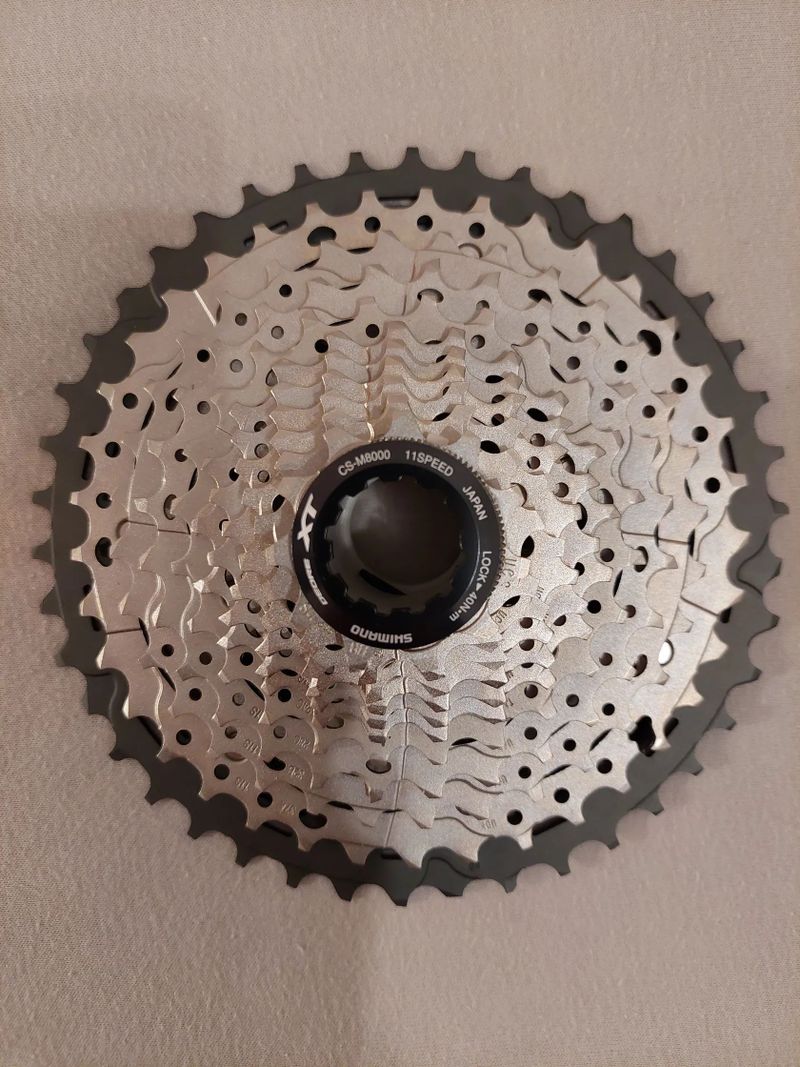 Prodám kazetu Shimano Deore XT CS-M 8000 11s, 11-42 T.