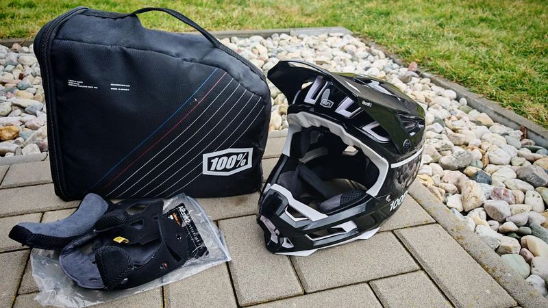 100% Aircraft 2, Přilba, Helma, Karbon