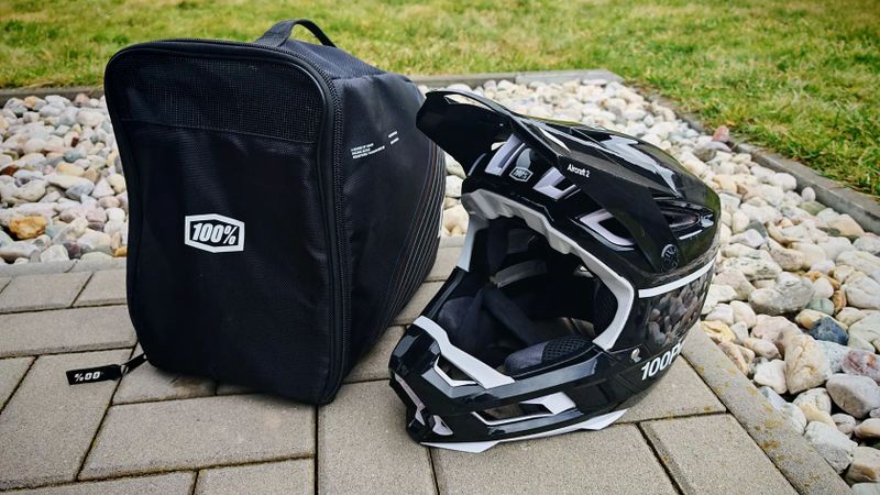 100% Aircraft 2, Přilba, Helma, Karbon