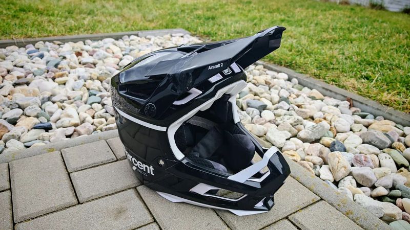 100% Aircraft 2, Přilba, Helma, Karbon