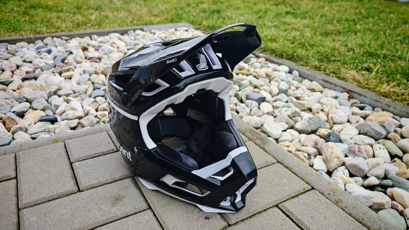 100% Aircraft 2, Přilba, Helma, Karbon