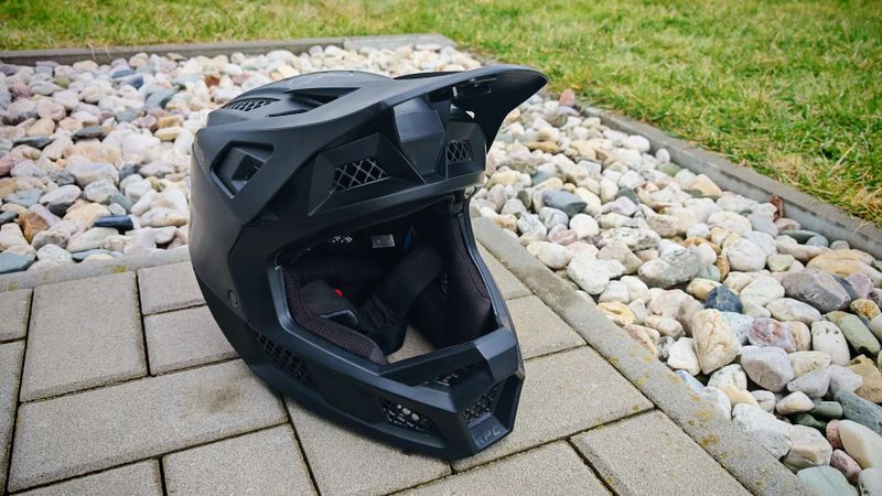 Fox Rampage Pro Carbon, Fox RPC, Přilba, Helma