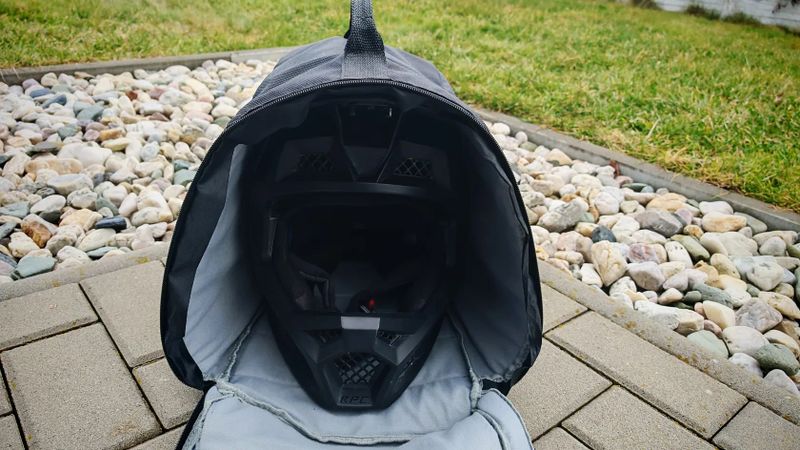 Fox Rampage Pro Carbon, Fox RPC, Přilba, Helma