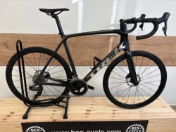Trek Emonda -Axs - wattmetr - karbonová kola bontrager