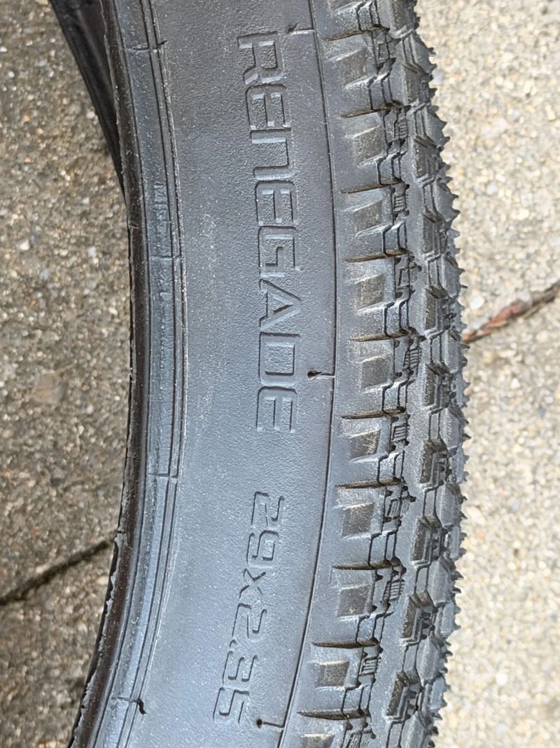 specialized renegade control t5 29x2 35