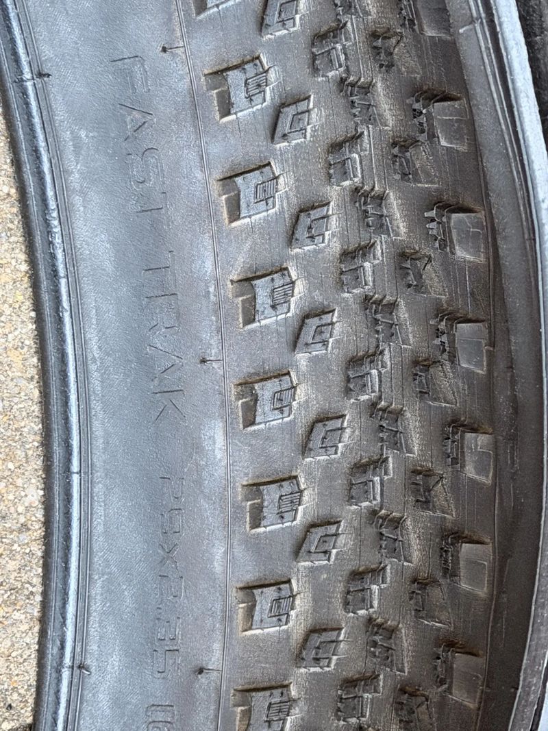 Specialized FAST TRAK SW 29X2.35