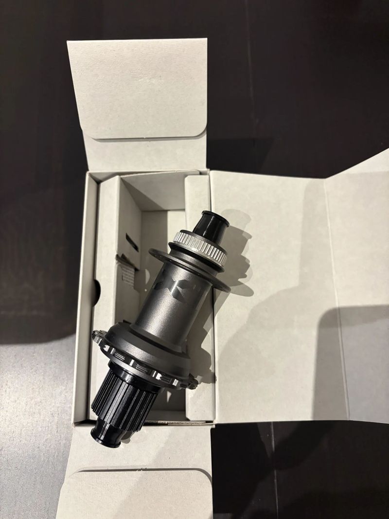 Nové náboje Shimano XTR