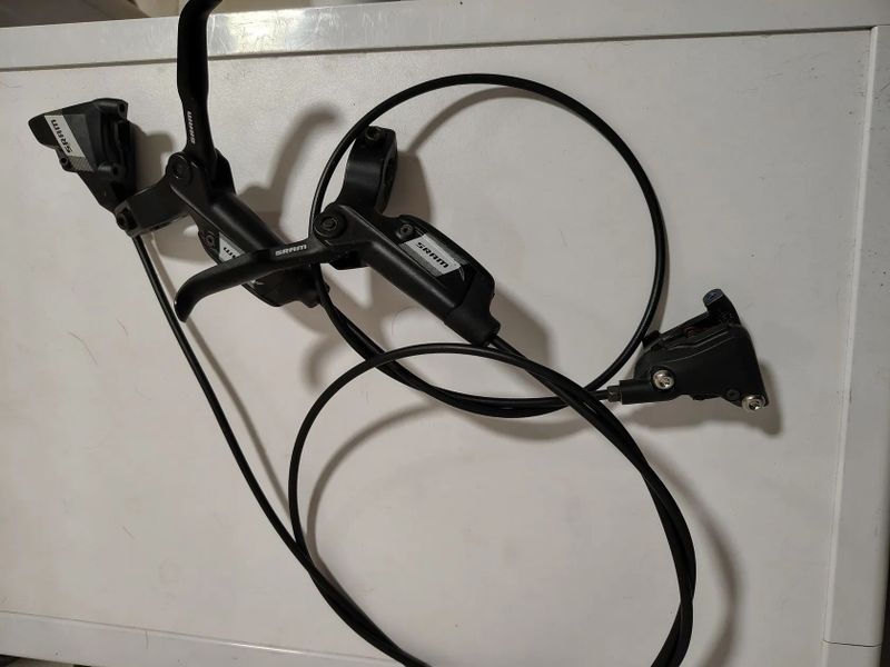 Sram Apex, délka hadice 130/70cm, desky 90%, najeto 300km