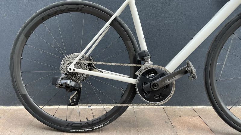 Specialized Aethos | Roval Alpinist CL II | Sram PowerMeter | 3499 EUR / 3199 EUR