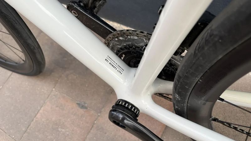 Specialized Aethos | Roval Alpinist CL II | Sram PowerMeter | 3499 EUR / 3199 EUR