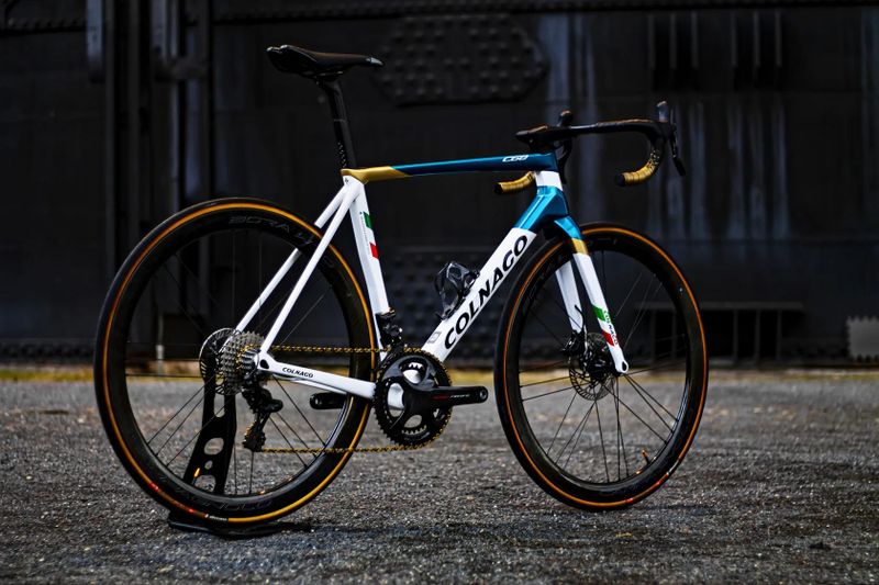 REZERVOVANO Colnago C68 2025, Campagnolo Super-Record EPS 2x12, Campagnolo Bora WTO