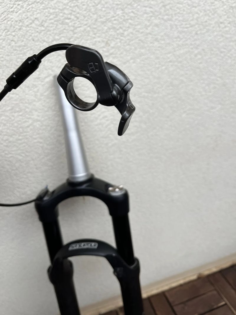 Vzduchová vidlice Epixon 100mm RU