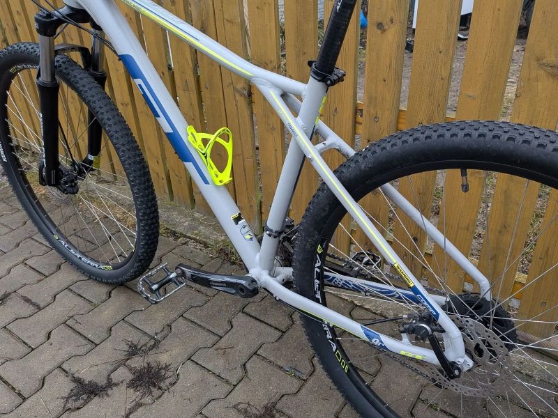 GT Avalanche 29" Comp