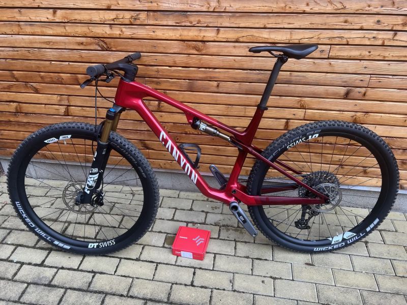 Canyon Lux World Cup CF 8