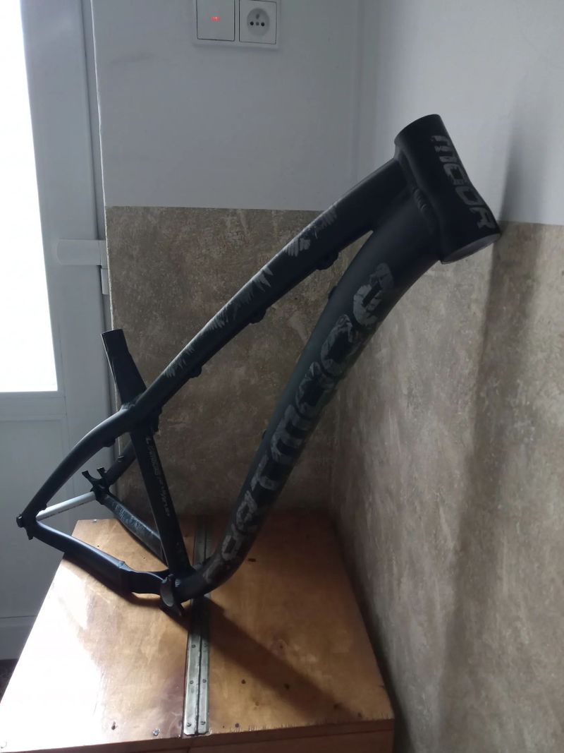 Dartmoor Hornet Rám vel. L + vidlice Rock shox 35