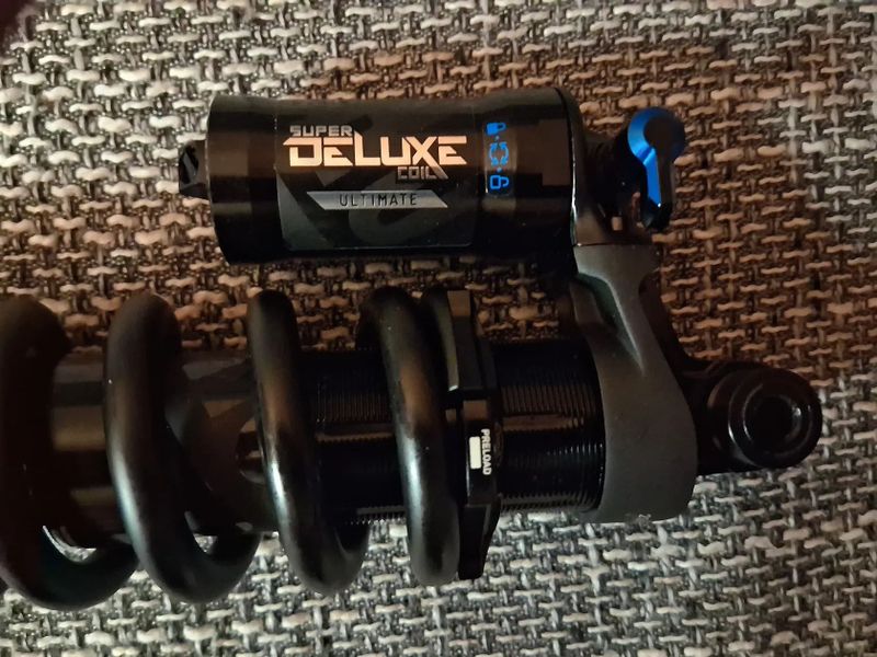 Tlumič Rock Shox Super Deluxe Ultimate Coil 230x62,5