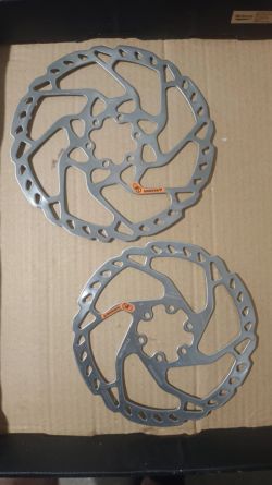 Kotouče Shimano SM-RT66