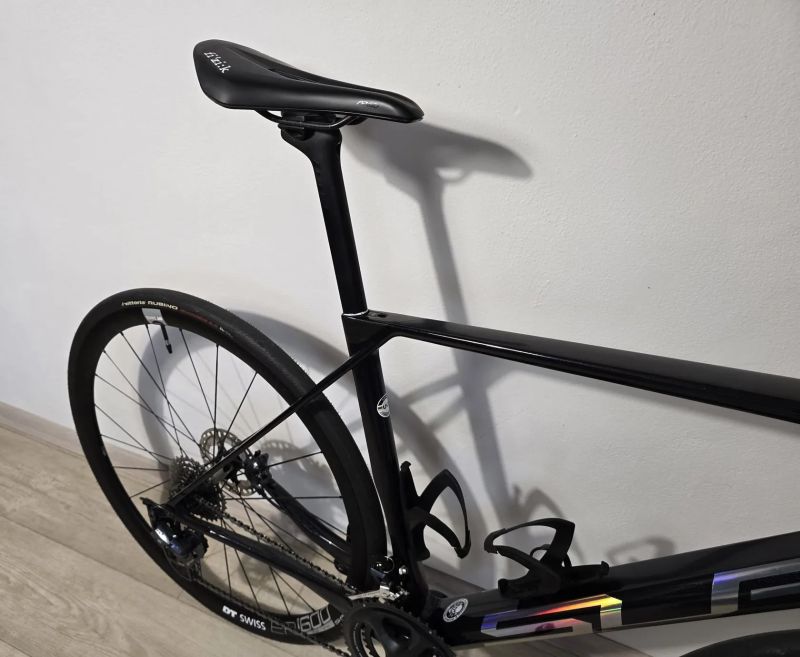 Superior X-Road Team Issue Gloss Black Rainbow / Hologram Chrome 56