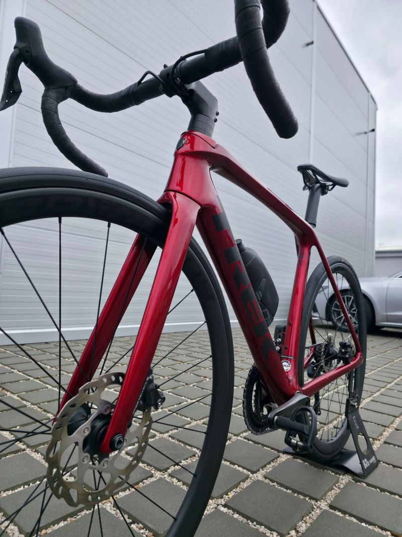 Silniční kolo Trek Émonda SL6 Carbon 105 Di2 2024 – velikost 54cm (M) / Karbonové kola Bontrager