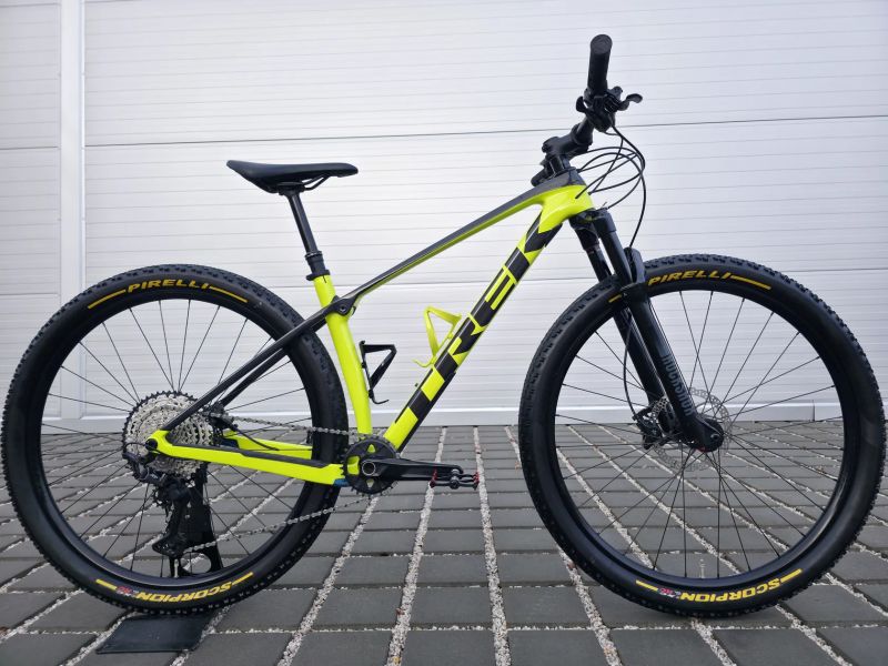 Trek Procaliber 9.6 Carbon 2022 29″ velikost M / Shimano XT / Teleskopická sedlovka
