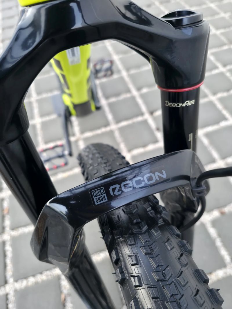 Trek Procaliber 9.6 Carbon 2022 29″ velikost M / Shimano XT / Teleskopická sedlovka