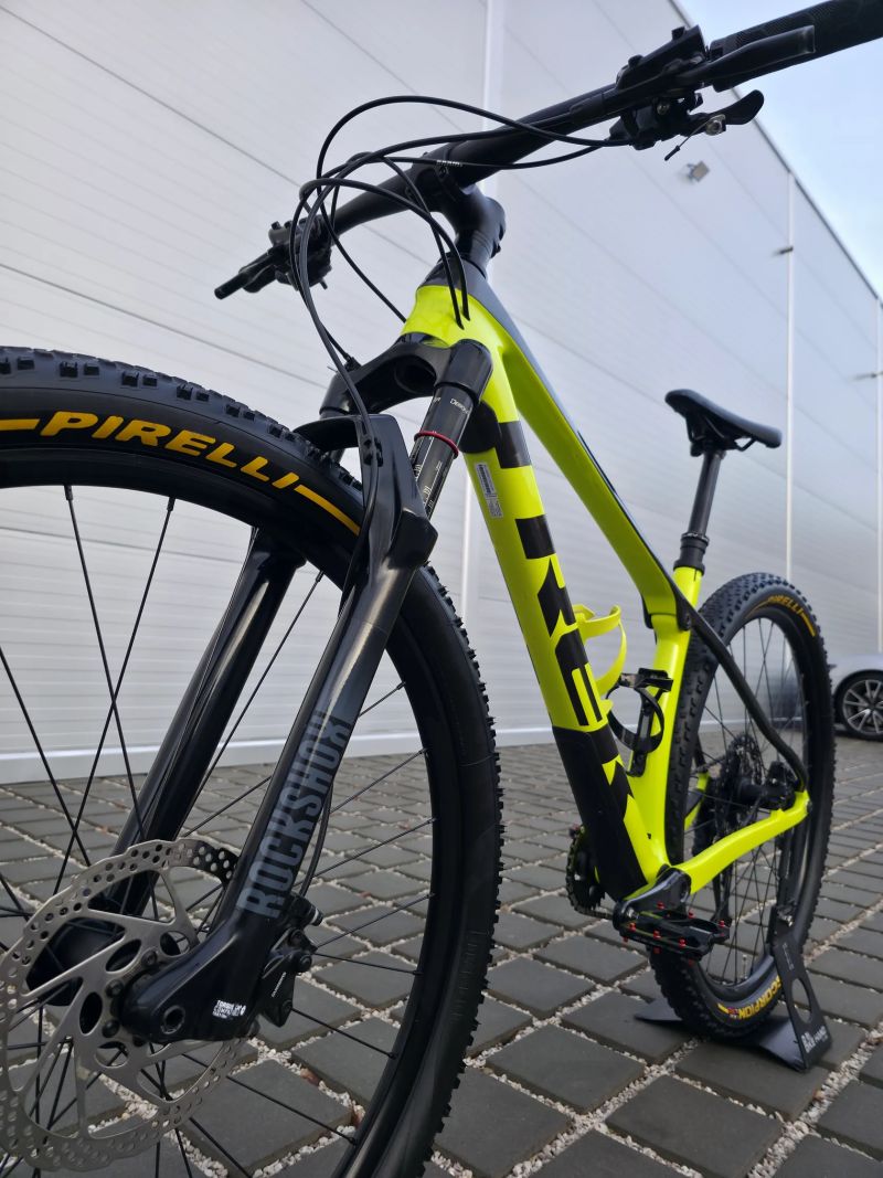Trek Procaliber 9.6 Carbon 2022 29″ velikost M / Shimano XT / Teleskopická sedlovka