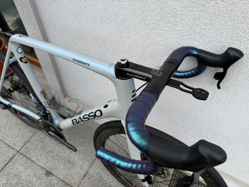 Basso Diamante disc, Sram Force s wattmetrem, Mavic SLR limited a kombo riditka