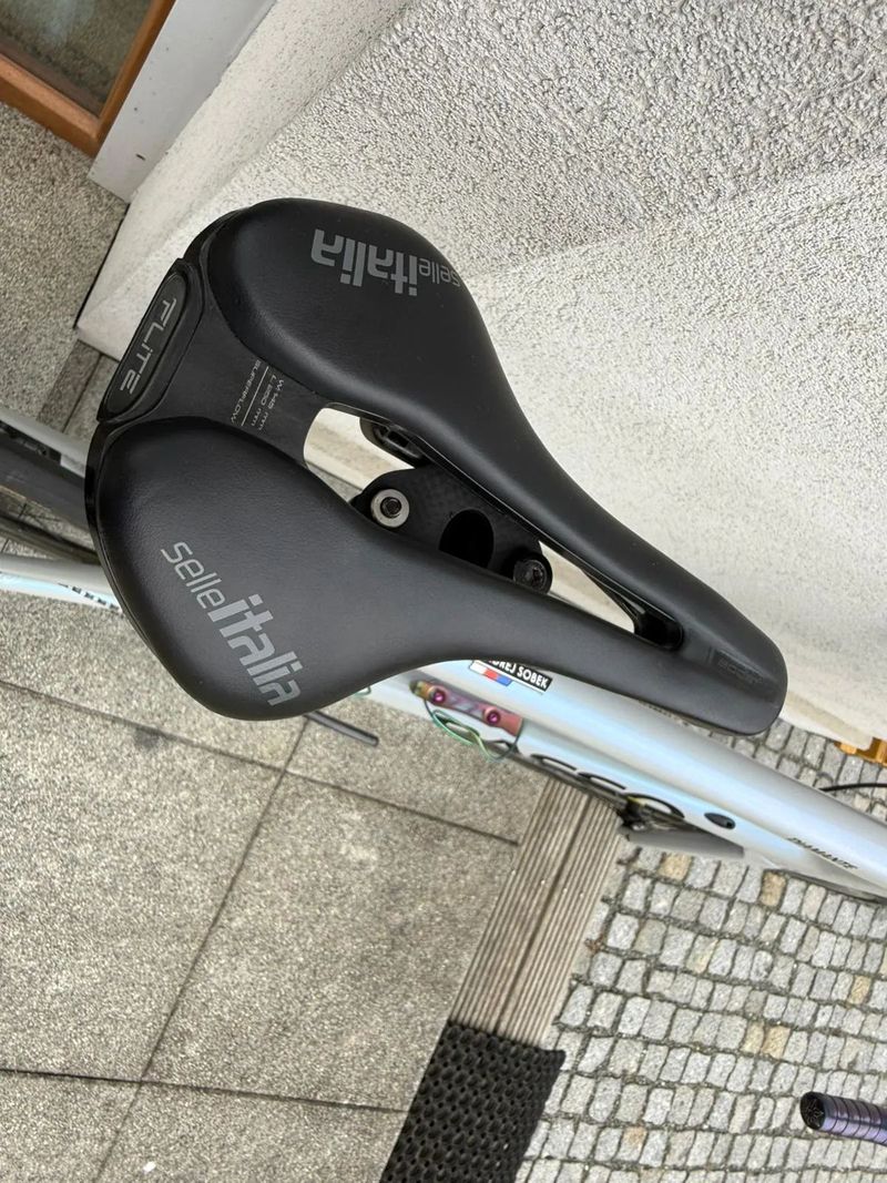 Basso Diamante disc, Sram Force s wattmetrem, Mavic SLR limited a kombo riditka