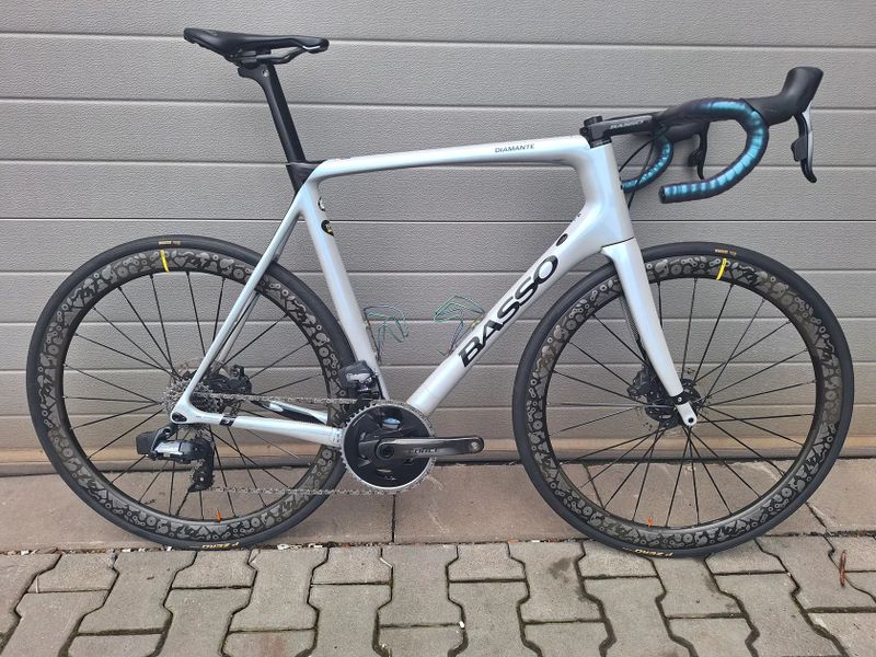 Basso Diamante disc, Sram Force s wattmetrem, Mavic SLR limited a kombo riditka